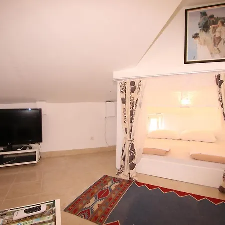Kata Apartment
